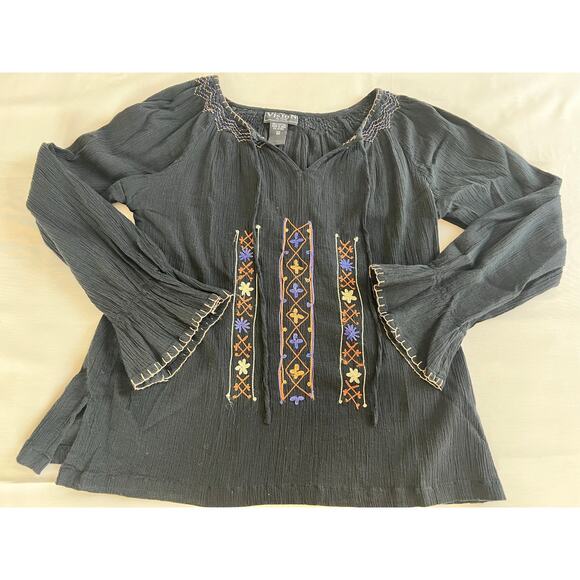 First vision top women’s size medium black embroidered cotton flare sleeves VTG - Picture 4 of 8